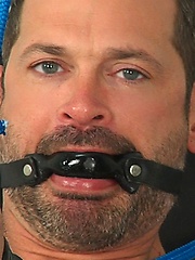 Muscled hunk Will Swagger bounded