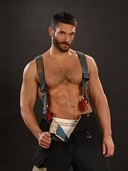 Brunette muscle man Bob Hager