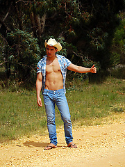 Troy and Chad fucking in Austalia\'s bush