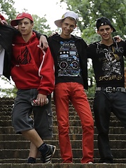 3 Twinks & 2 Studs - Loads of cum!