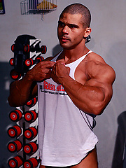 Shy Straight Pro Bodybuilder Jerks off on the gym floor!