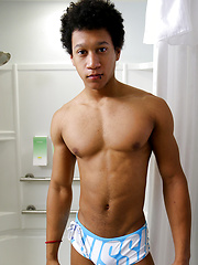 Straight mates - A long hot shower with Jay Mercer