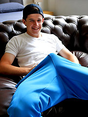 Playing with hung Aussie boy Brad Hunter