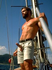 Muscle hunks Erico Ventania