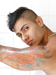 Soaping up with our sexy mate Gio Velasco