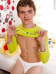 Twink fingering and cum squirting