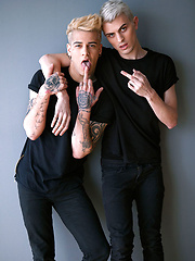 Frankie V. fucks Mickey Taylor