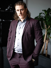 Bromo Bo Sinn, Manuel Skye