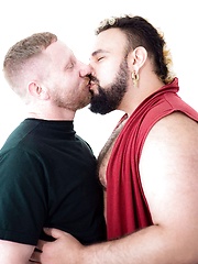 Luis Vega and Bryce Hayes fuck