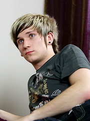 Jaymie Brooks fucks himself with a 8" rocket vibrator