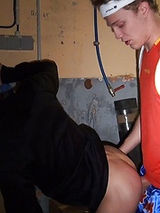 Gay boxing champion Kameron Frost bangs stallion Picwik in the ass
