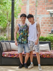 Skinny latino boys Muriel Karmesi & Junior Jones have sex outdoors