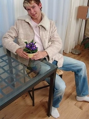 Hung lad Andre Cruise shows his big uncut dick